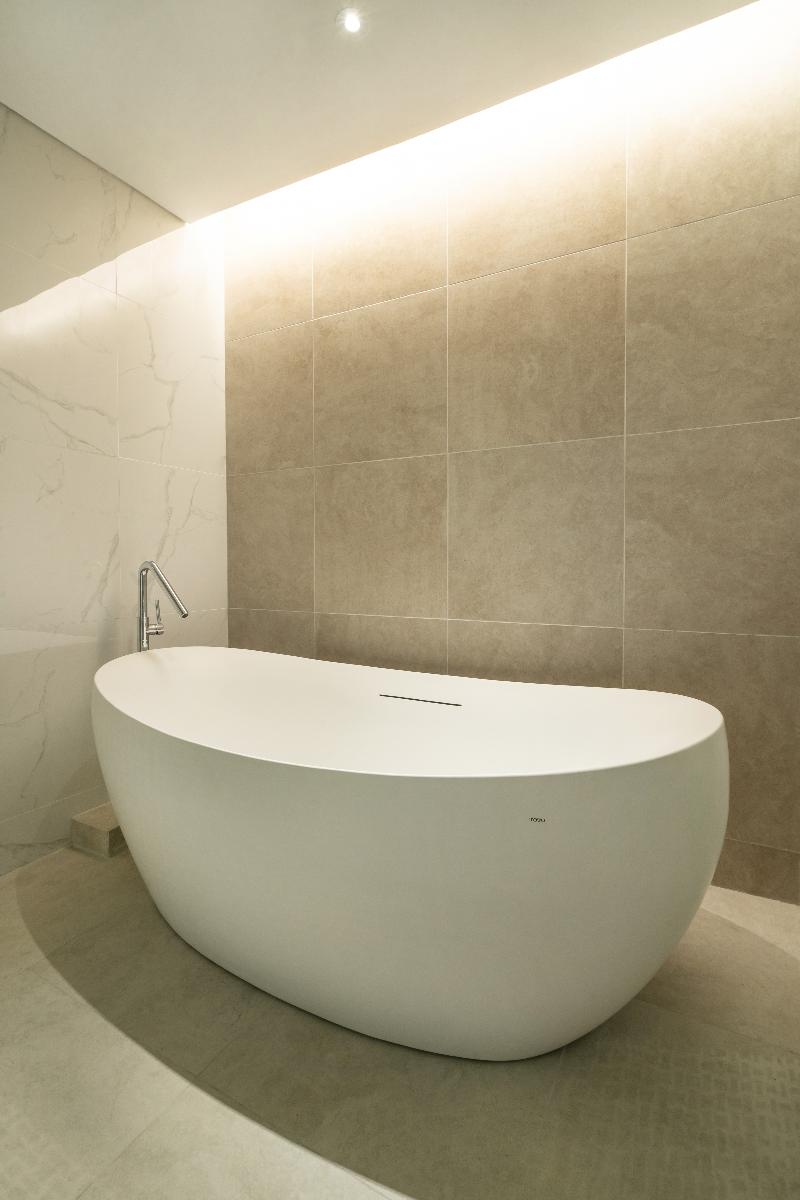 Harris Suite Puri Mansion - Oda