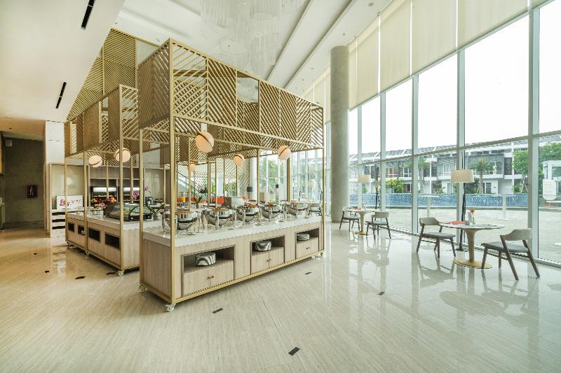 Harris Suite Puri Mansion - Restoran