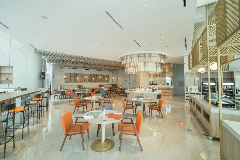 Harris Suite Puri Mansion - Restoran