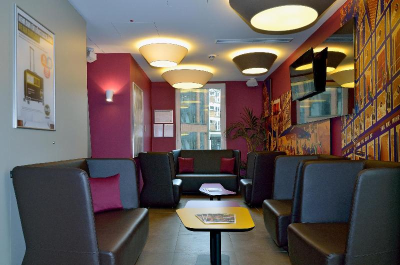 B&B Hotel Düsseldorf-City - Lobi