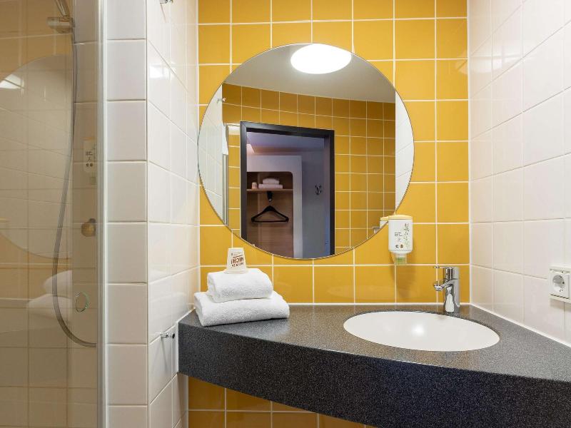 B&B Hotel Düsseldorf-City - Oda