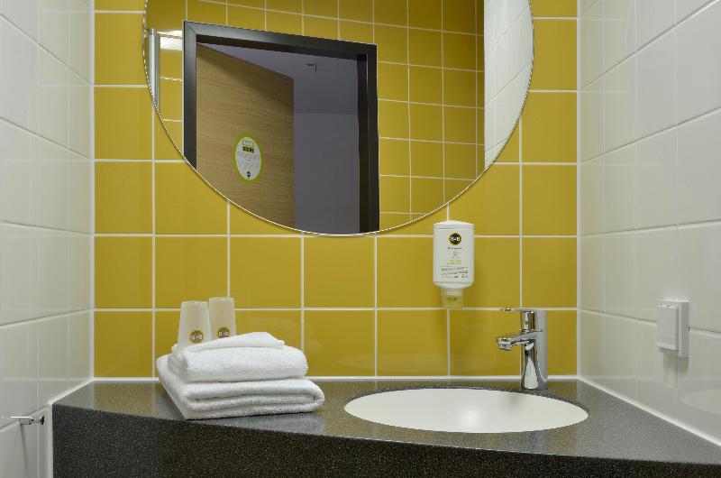 B&B Hotel Düsseldorf-City - Oda