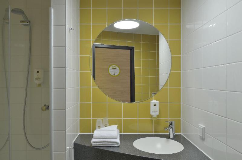 B&B Hotel Düsseldorf-City - Oda