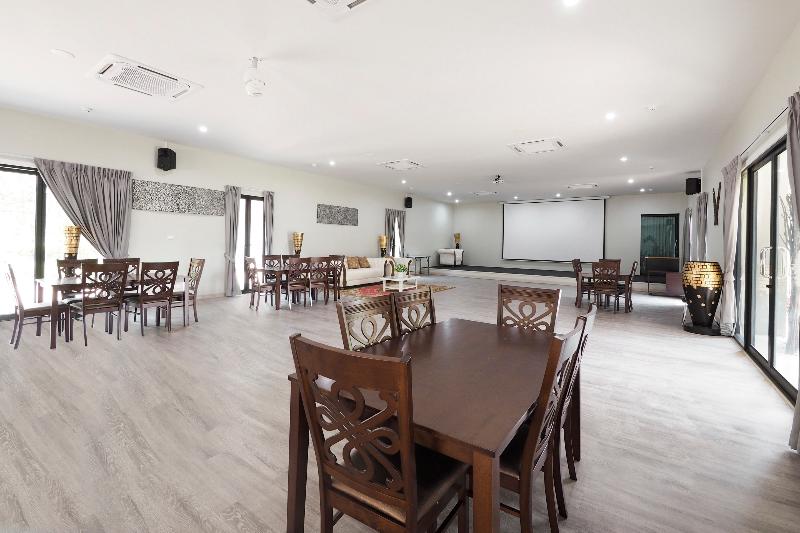 Baan Ping Kan Longstay by ZUZU - Toplantı