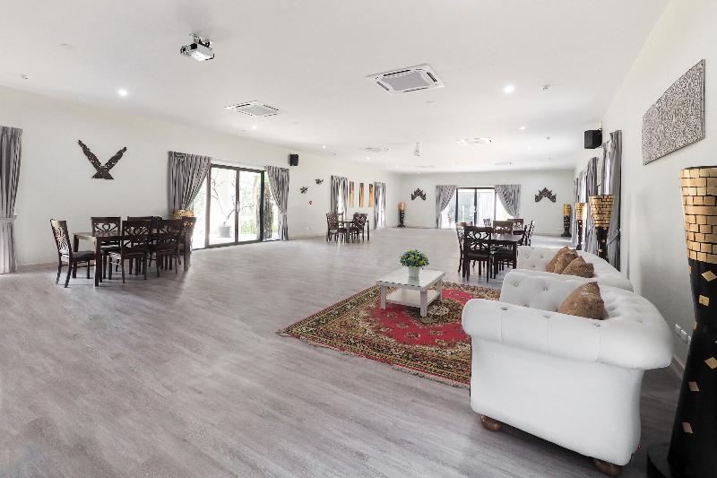 Baan Ping Kan Longstay by ZUZU - Toplantı