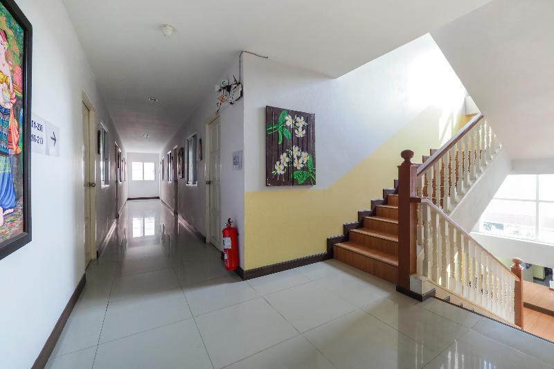 775 Explore Hotel - Lobi
