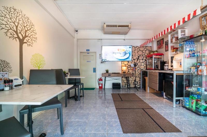 838 Aromdee Apartment - Restoran