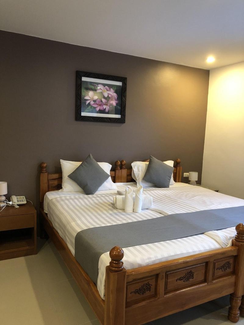 OYO 861 Patong Dynasty Hotel - Oda