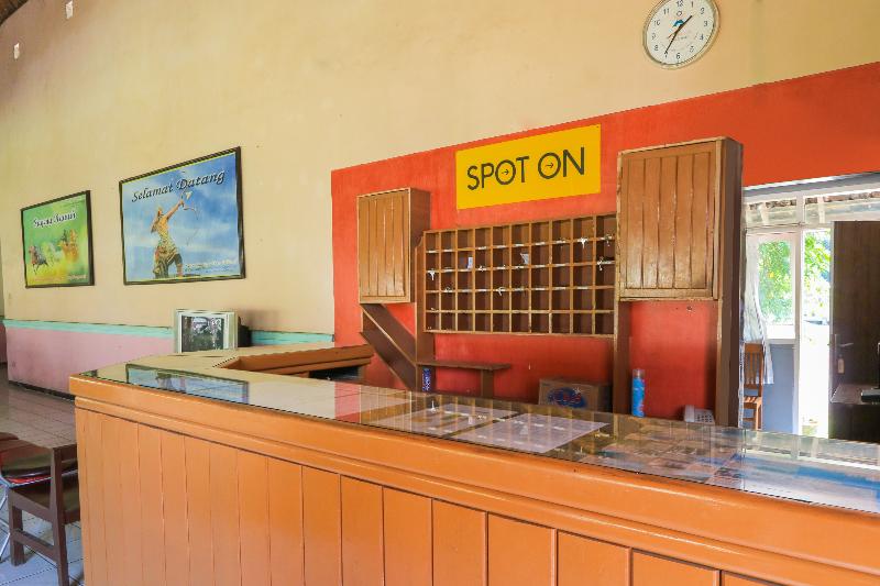 Spot On 2465 Hotel Raung View - Lobi