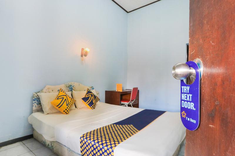 Spot On 2465 Hotel Raung View - Oda