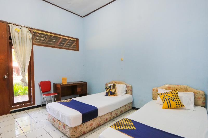 Spot On 2465 Hotel Raung View - Oda