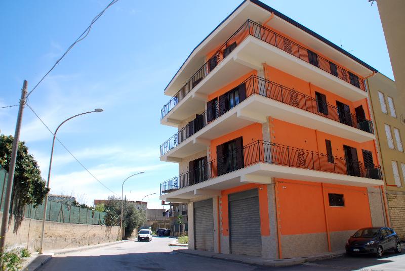Daphnae House - Genel