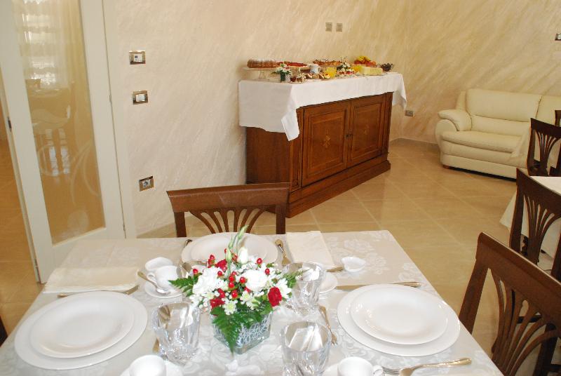 Daphnae House - Restoran