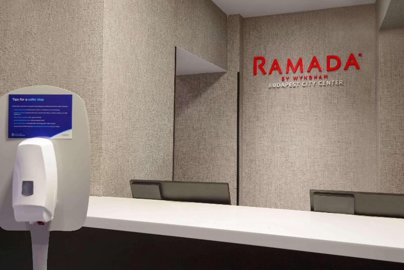 Ramada By Wyndham Budapest City Center - Lobi
