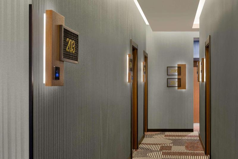 Ramada By Wyndham Budapest City Center - Genel