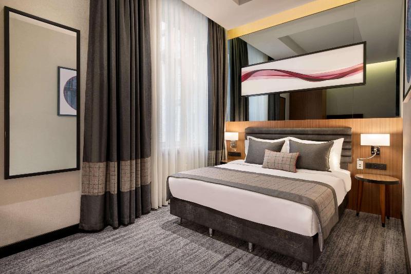 Ramada By Wyndham Budapest City Center - Oda