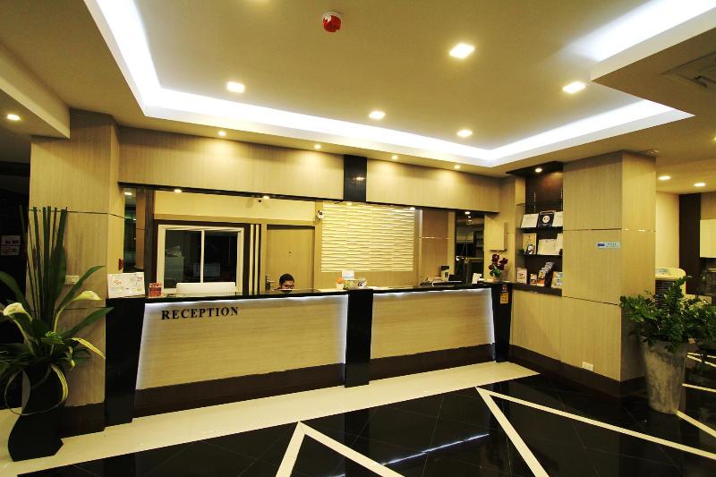 The Contrast Condo - Lobi