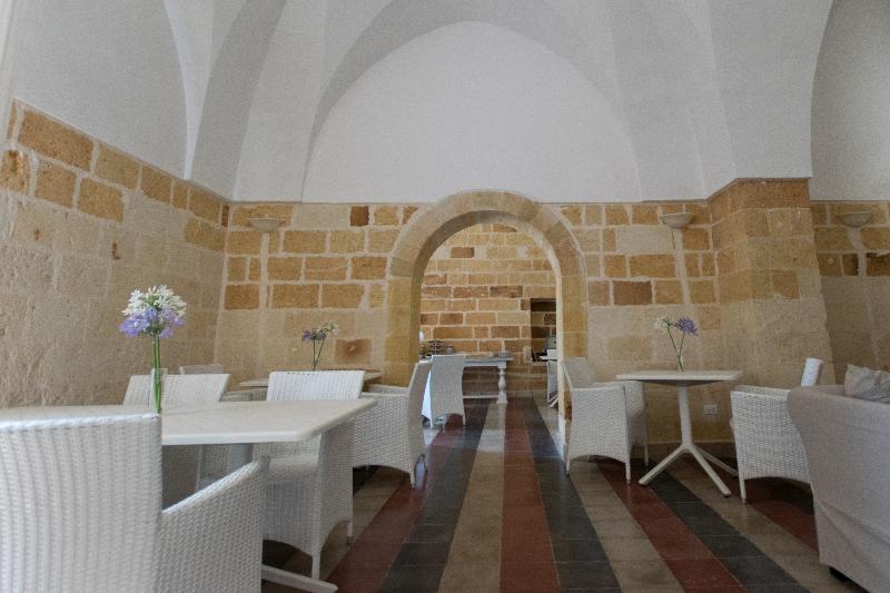 ASSERIA MAZZETTA LA CORTE DEL FALCONIERE - Restoran