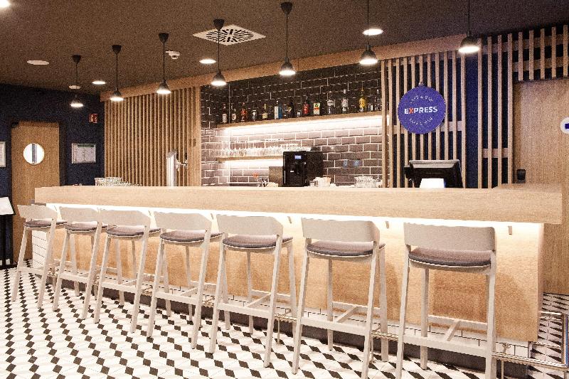 Holiday Inn Express Munich - Olympiapark - Bar
