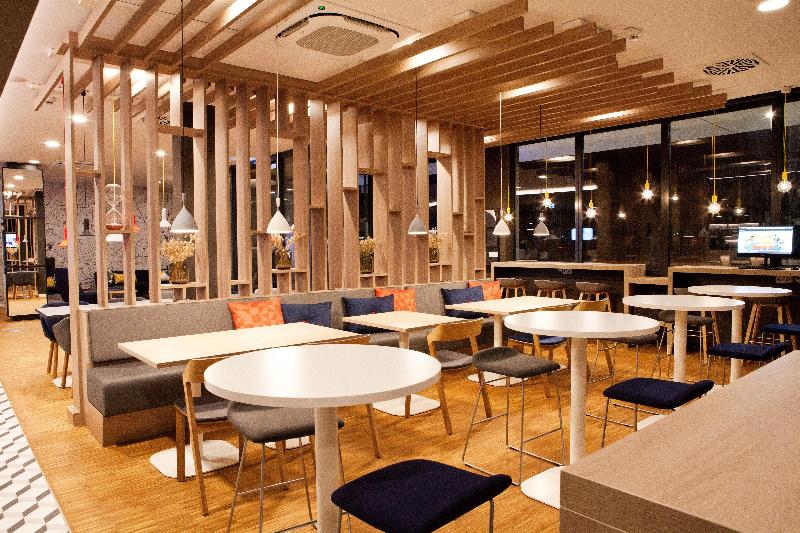Holiday Inn Express Munich - Olympiapark - Bar