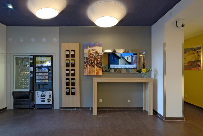 B&B Hotel Frankfurt City-Ost - Lobi
