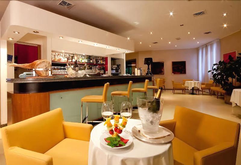 Grand Hotel President - Bar