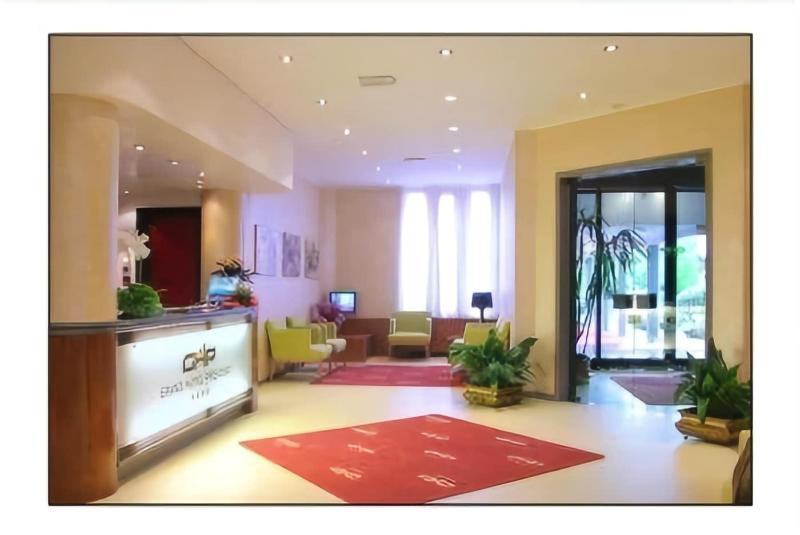 Grand Hotel President - Lobi