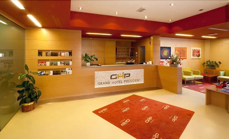 Grand Hotel President - Lobi