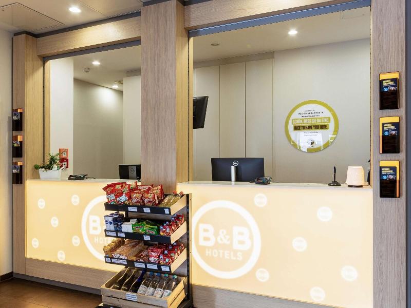 B&B Hotel Düsseldorf-Mitte - Lobi