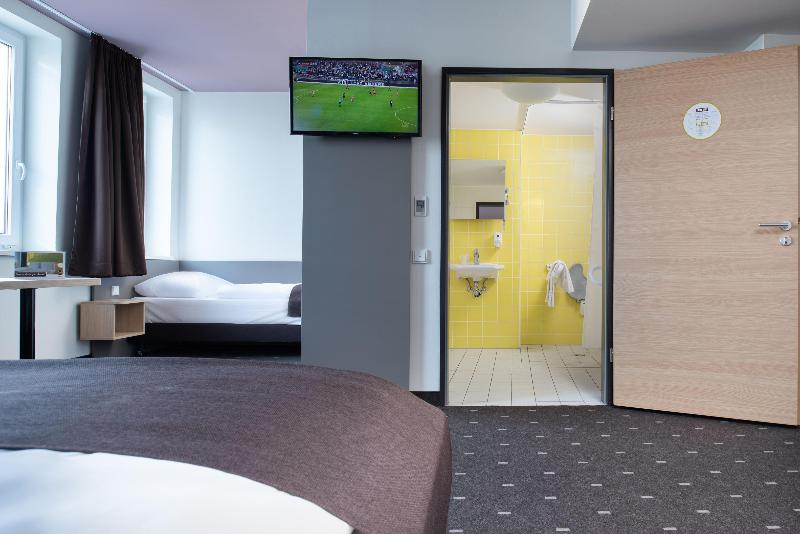 B&B Hotel Düsseldorf-Mitte - Oda