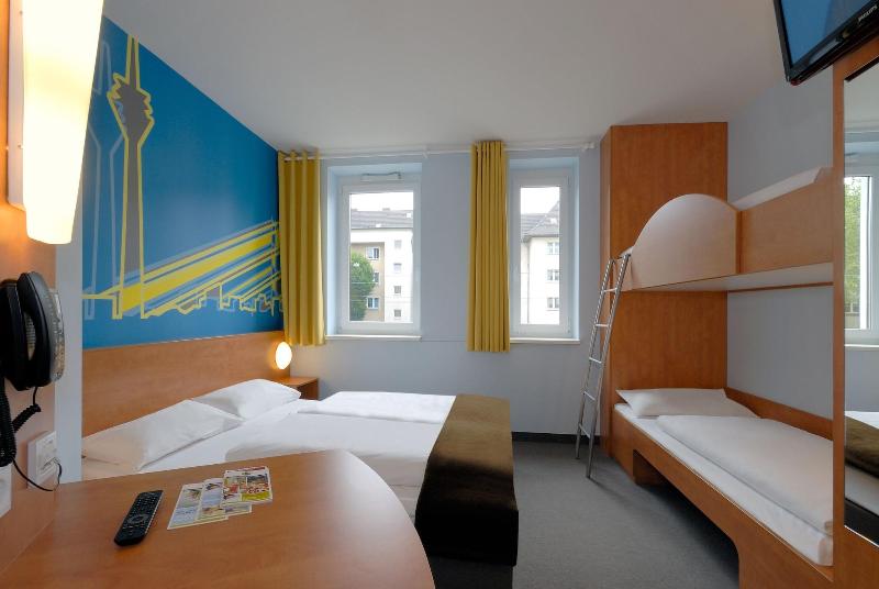 B&B Hotel Düsseldorf-Mitte - Oda