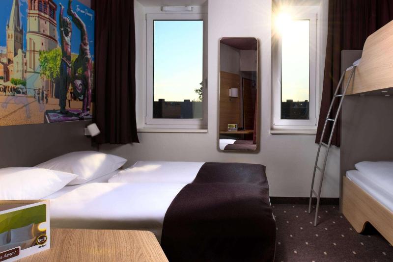 B&B Hotel Düsseldorf-Mitte - Oda