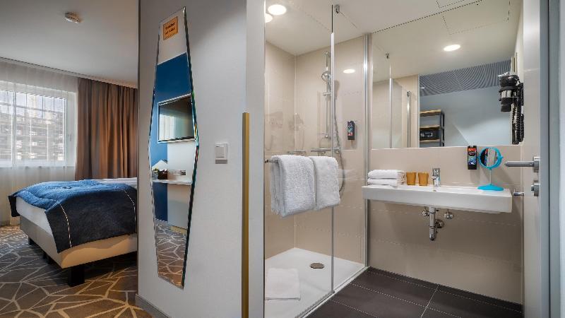 Holiday Inn - the niu, Ridge Halle Central Station - Oda