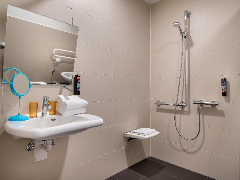 Holiday Inn - the niu, Ridge Halle Central Station - Oda