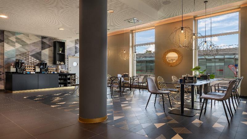 Holiday Inn - the niu, Ridge Halle Central Station - Restoran