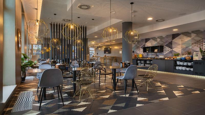 Holiday Inn - the niu, Ridge Halle Central Station - Restoran