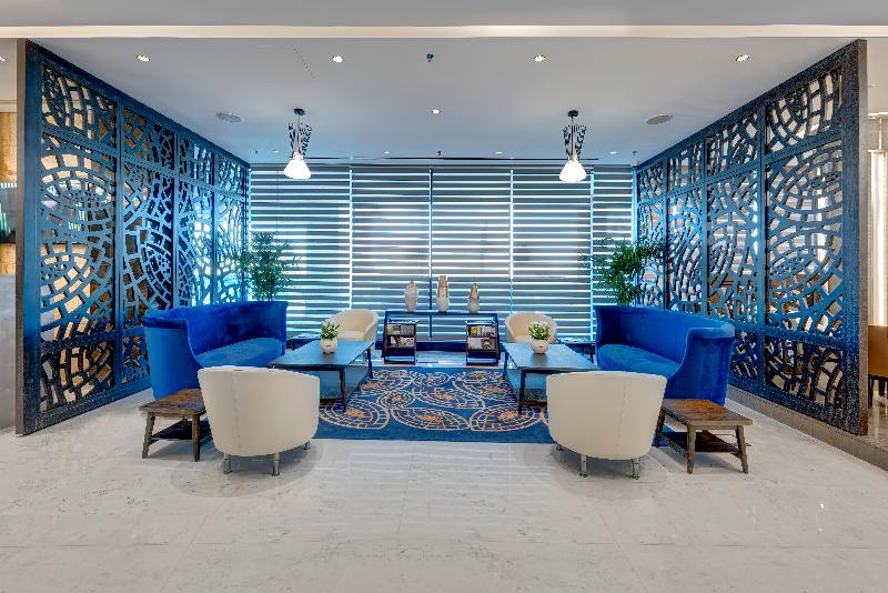 Royal Continental Suites - Lobi