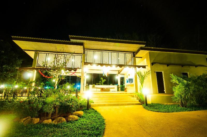 Chom Phu Resort Khaolak - Lobi