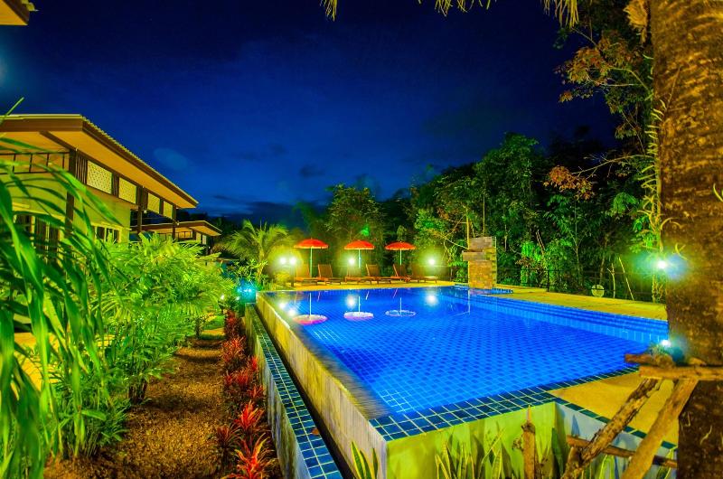 Chom Phu Resort Khaolak - Havuz