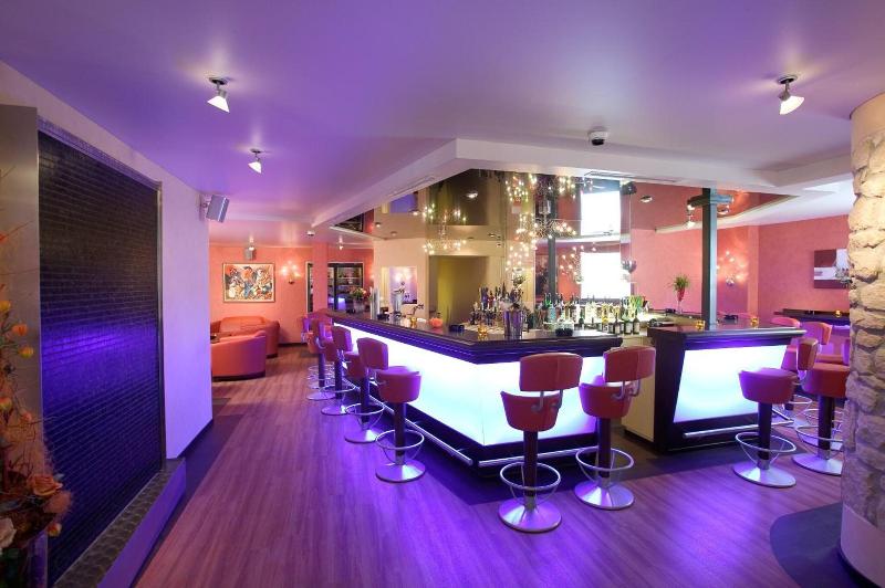 AMARIS - Bar