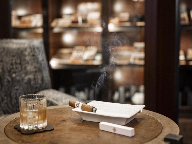 The Alpina Gstaad - Bar