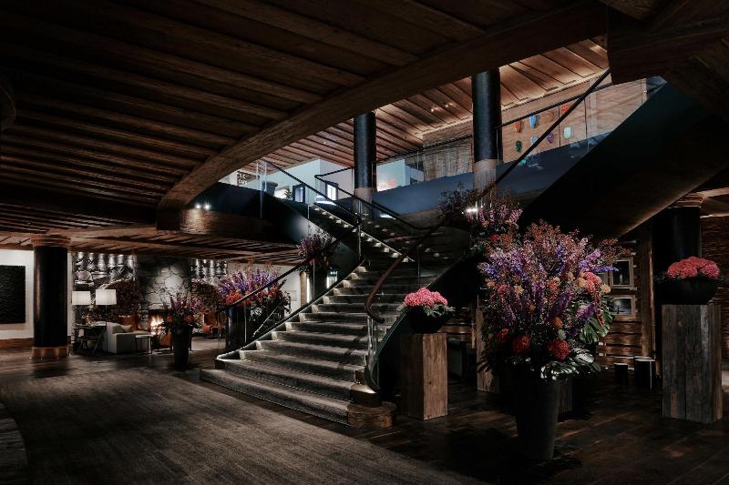 The Alpina Gstaad - Lobi