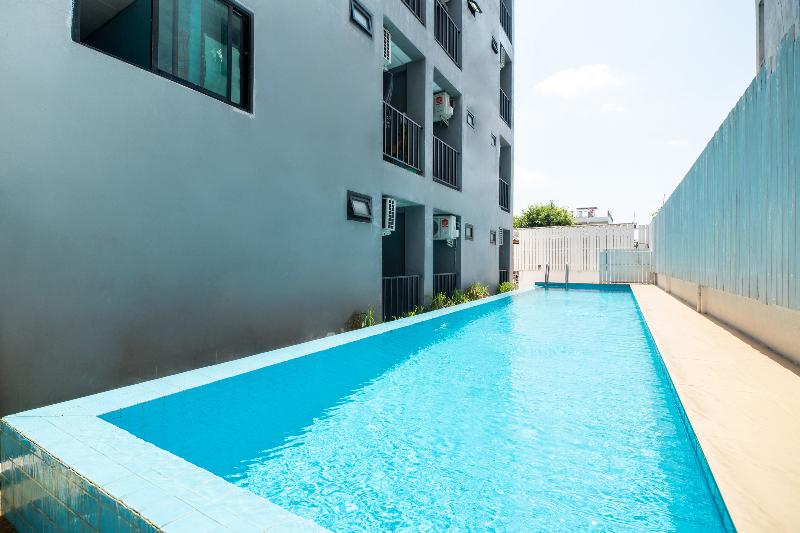 OYO 427 Chill Apartment - Havuz