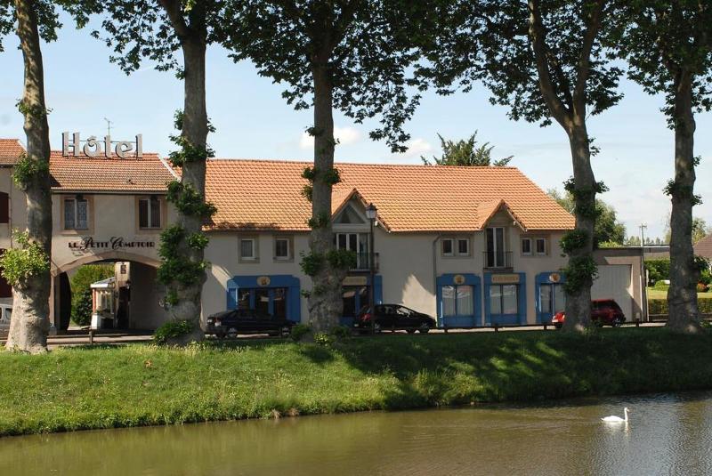 Logis Hôtel Les Pages Rest. Le Petit Comptoir - Genel