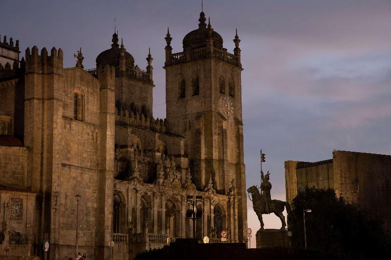 Se Catedral Hotel Porto, Tapestry Collection by Hi - Genel