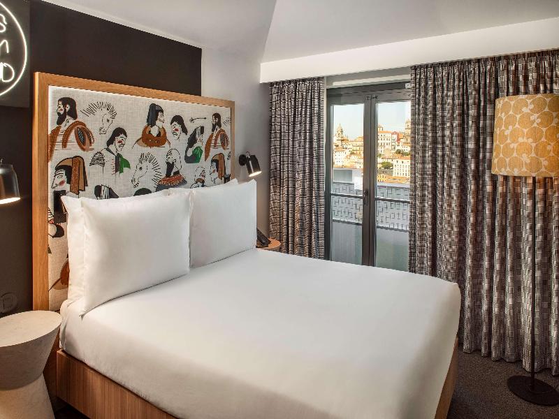 Se Catedral Hotel Porto, Tapestry Collection by Hi - Oda
