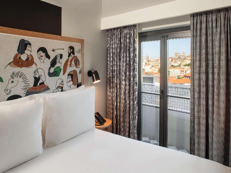 Se Catedral Hotel Porto, Tapestry Collection by Hi - Oda