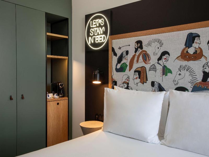 Se Catedral Hotel Porto, Tapestry Collection by Hi - Oda