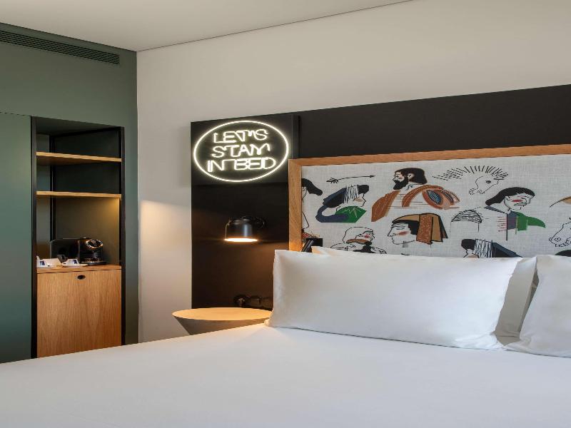 Se Catedral Hotel Porto, Tapestry Collection by Hi - Oda