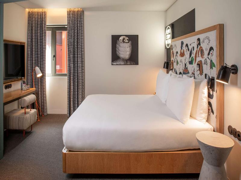 Se Catedral Hotel Porto, Tapestry Collection by Hi - Oda